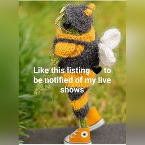 COPY - LIKE TO BE NOTIFIED OF LIVE SHOWS🍯🖤🐝